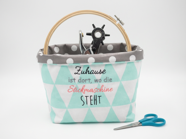 Zuhause ist dort wo die Stickmaschine steht Spruch - Stickdatei